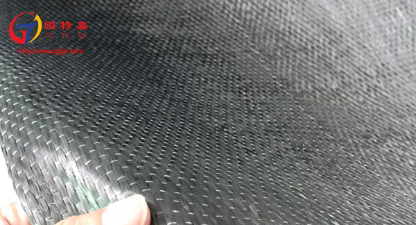 碳纖維布粘貼時(shí)重要的一道工序，不可忽視